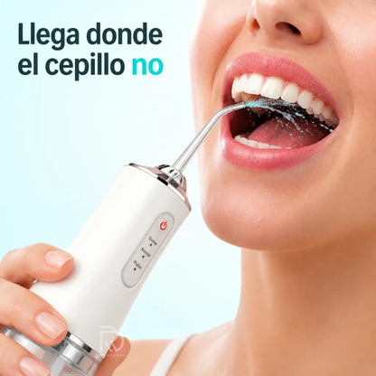 SmileJet™ - Adiós a los restos entre dientes.